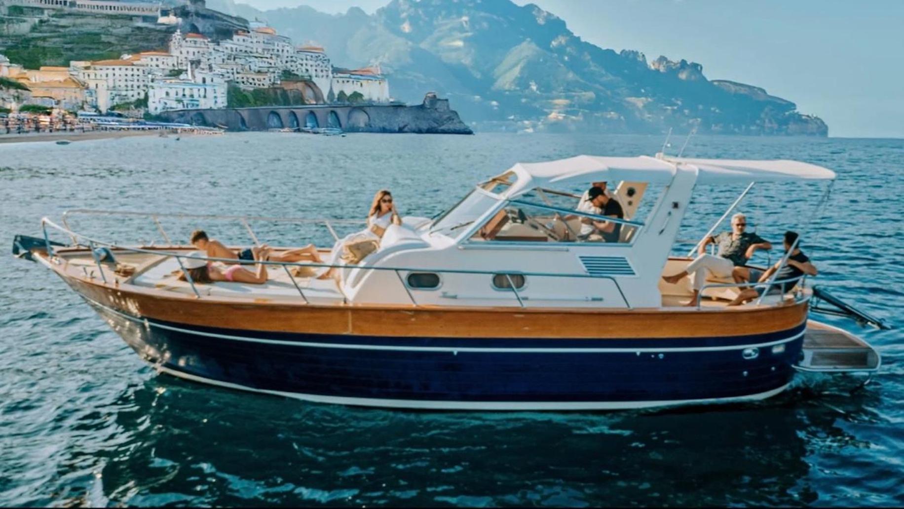 Air Of Sea On Boat Botel Salerno